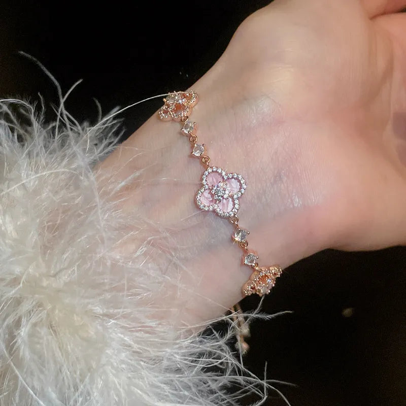 Ovalira® Lucky Clover Crystal Bracelet – Elegant 18K Gold-Tone Gift for Her