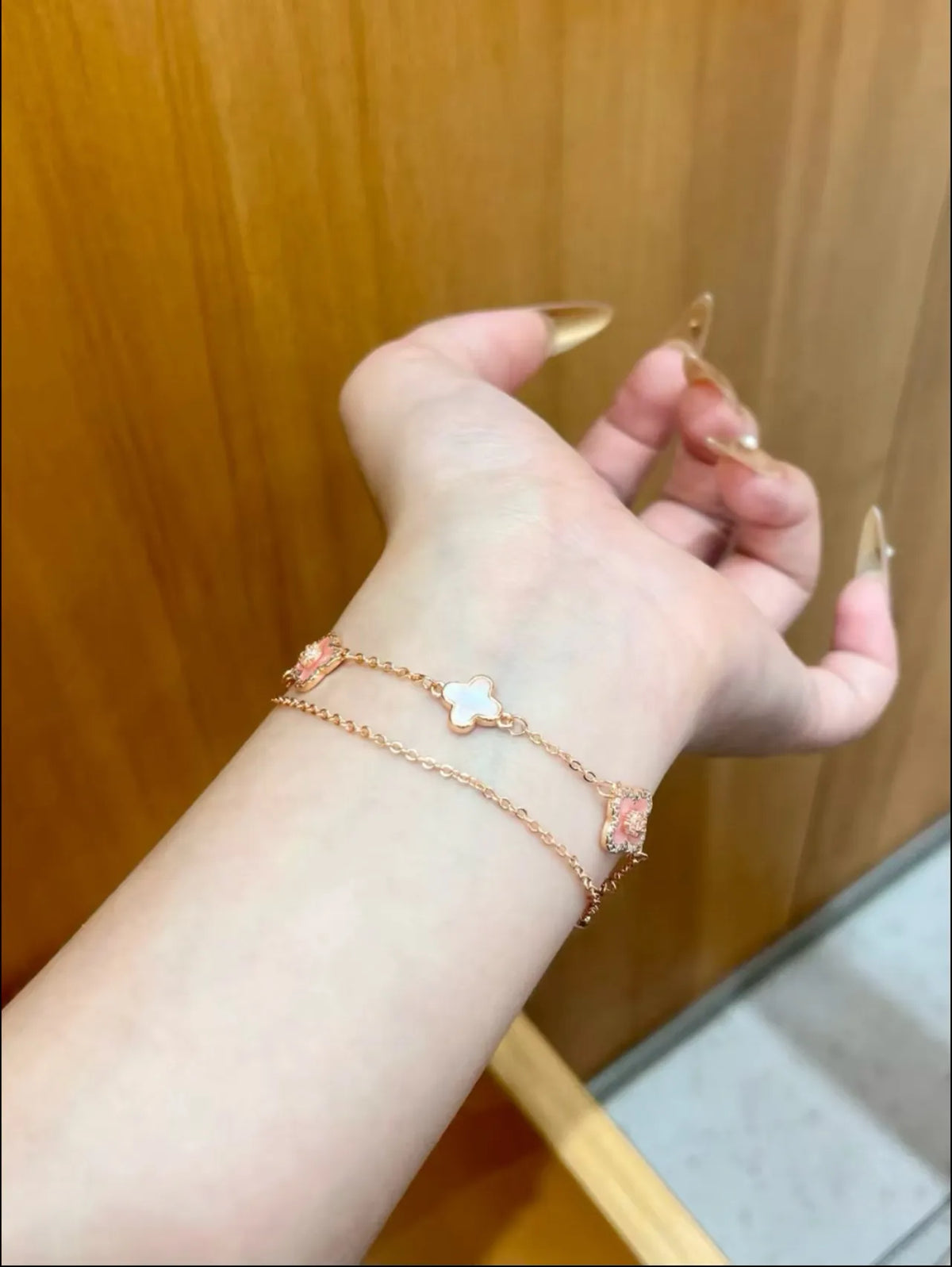 Ovalira® Four-Leaf Clover Pearl Crystal Bracelet – Elegant Rose Gold Jewelry Gift for Women